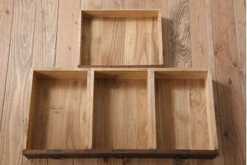 アンティーク家具　和製アンティーク　モールガラス戸!引き出し3杯付きの鉄脚ローボード(2)