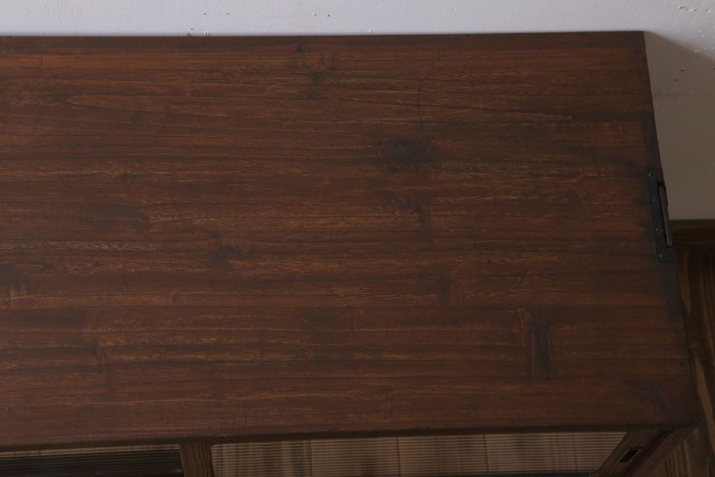 アンティーク家具　和製アンティーク　モールガラス戸!引き出し3杯付きの鉄脚ローボード(2)