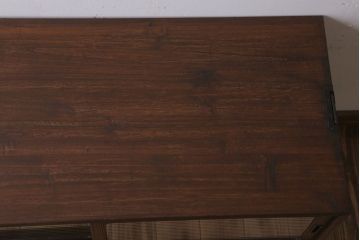 アンティーク家具　和製アンティーク　モールガラス戸!引き出し3杯付きの鉄脚ローボード(2)