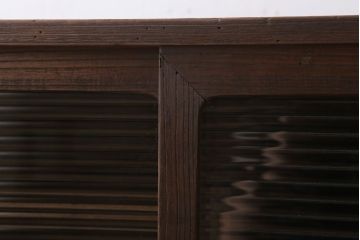 アンティーク家具　和製アンティーク　モールガラス戸!引き出し3杯付きの鉄脚ローボード(2)