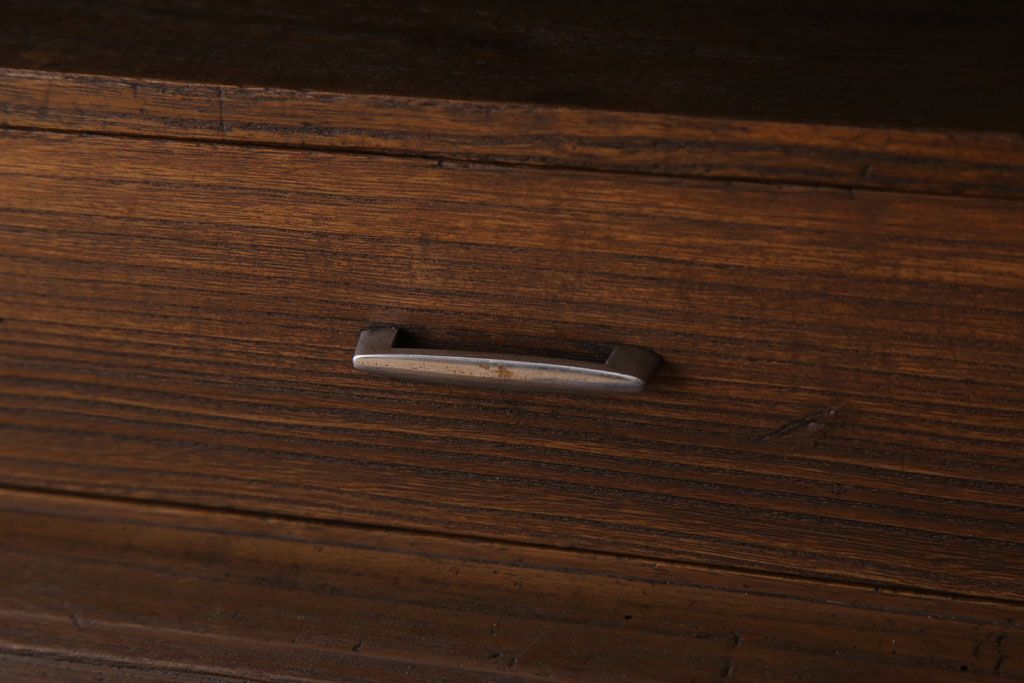 アンティーク家具　和製アンティーク　モールガラス戸!引き出し3杯付きの鉄脚ローボード(2)