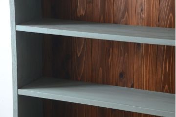 アンティーク家具　パタパタ戸棚付き!大きなペイント本棚