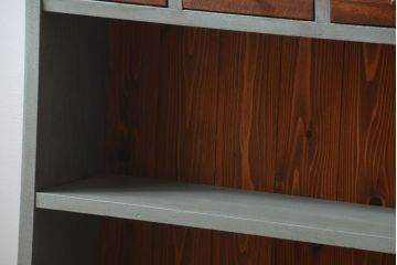 アンティーク家具　パタパタ戸棚付き!大きなペイント本棚