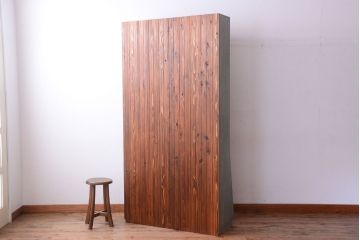 アンティーク家具　パタパタ戸棚付き!大きなペイント本棚