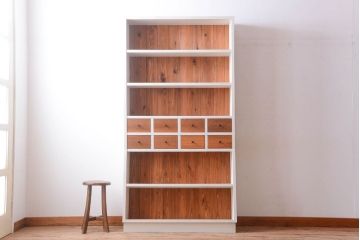 アンティーク家具　8杯引き出し付き!大きなペイント本棚