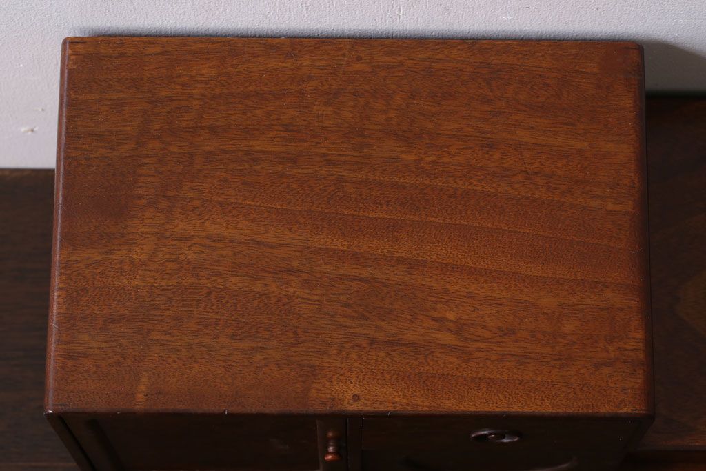 アンティーク家具　大正昭和期　銅のおとし付き!上質な小引き出し(煙草入れ)