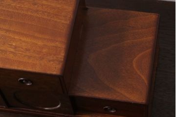 アンティーク家具　大正昭和期　銅のおとし付き!上質な小引き出し(煙草入れ)