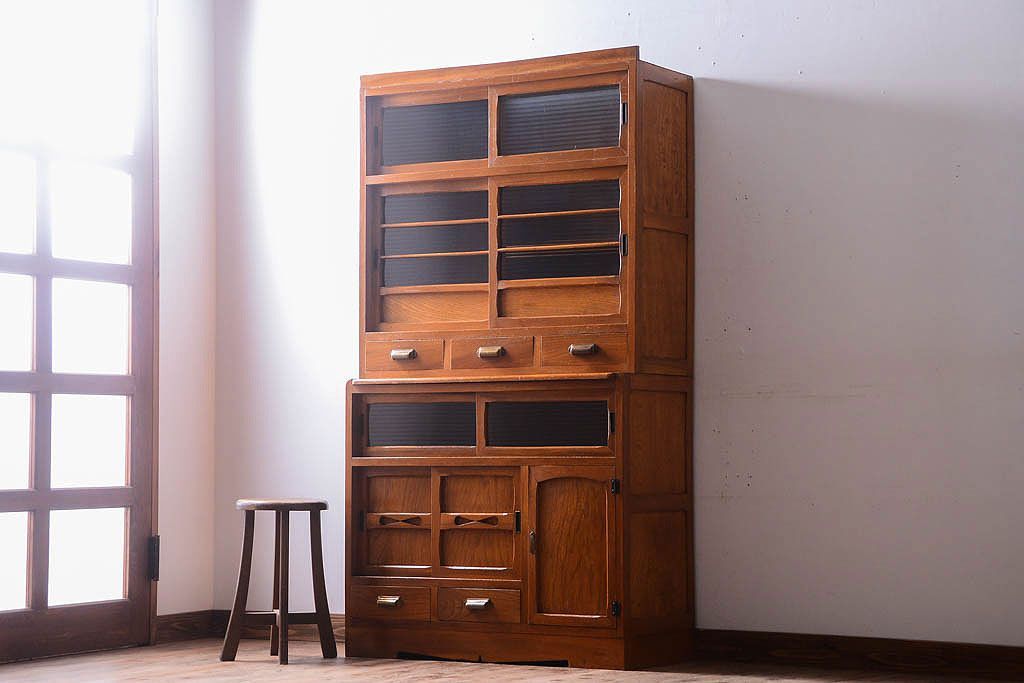 アンティーク家具　和製アンティーク　モールガラス入り!古い木製の重ね食器棚(カップボード)