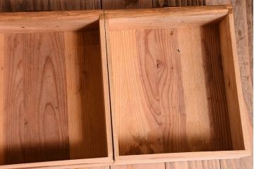 アンティーク家具　和製アンティーク　モールガラス入り!古い木製の重ね食器棚(カップボード)