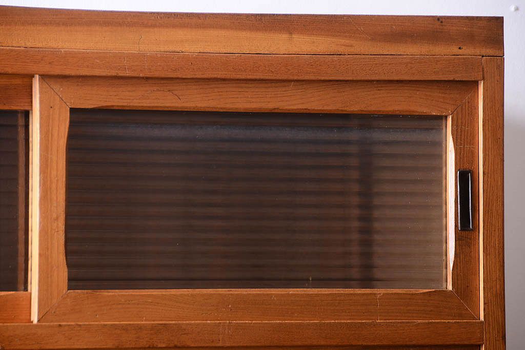 アンティーク家具　和製アンティーク　モールガラス入り!古い木製の重ね食器棚(カップボード)