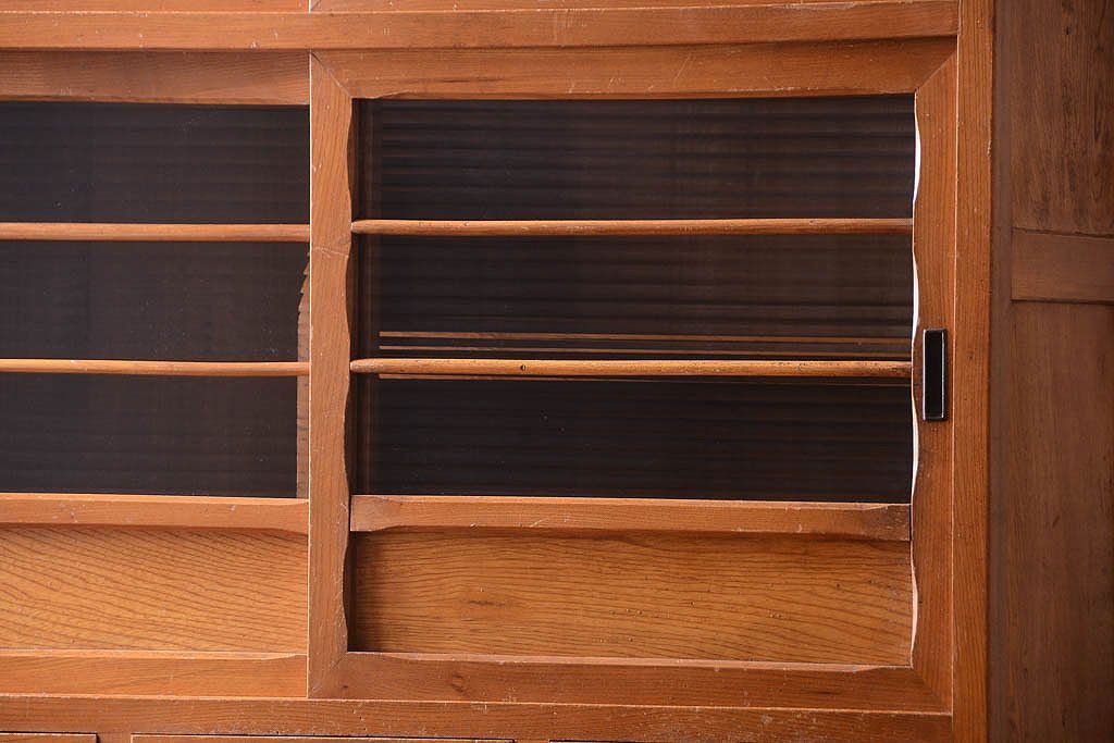 アンティーク家具　和製アンティーク　モールガラス入り!古い木製の重ね食器棚(カップボード)