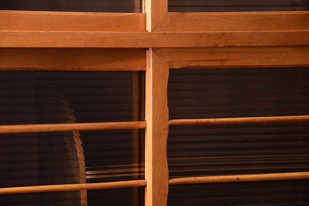 アンティーク家具　和製アンティーク　モールガラス入り!古い木製の重ね食器棚(カップボード)