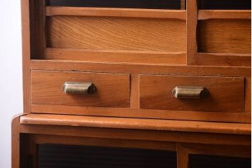 アンティーク家具　和製アンティーク　モールガラス入り!古い木製の重ね食器棚(カップボード)