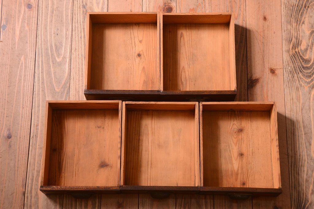 アンティーク家具　引き出し5杯付き!二段重ねの大きなペイント収納棚