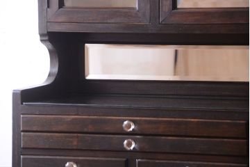 レトロ家具　昭和レトロ　変わり型　脚付き!古い木製のアンティークデンタルキャビネット