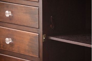レトロ家具　昭和レトロ　変わり型　脚付き!古い木製のアンティークデンタルキャビネット