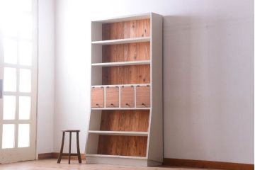 アンティーク家具　パタパタ戸棚付き!大きなペイント本棚(2)