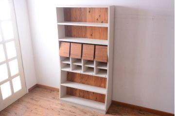 アンティーク家具　パタパタ戸棚付き!大きなペイント本棚(2)