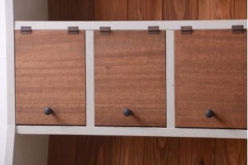 アンティーク家具　パタパタ戸棚付き!大きなペイント本棚(2)