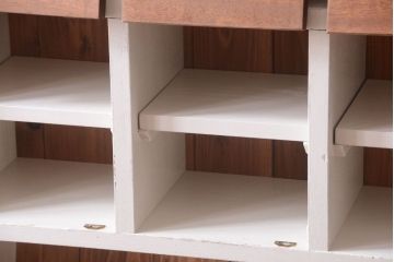 アンティーク家具　パタパタ戸棚付き!大きなペイント本棚(2)