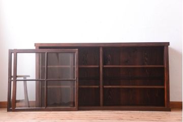 アンティーク家具　古い木のアンティークサイドボード(横型収納棚)(1)