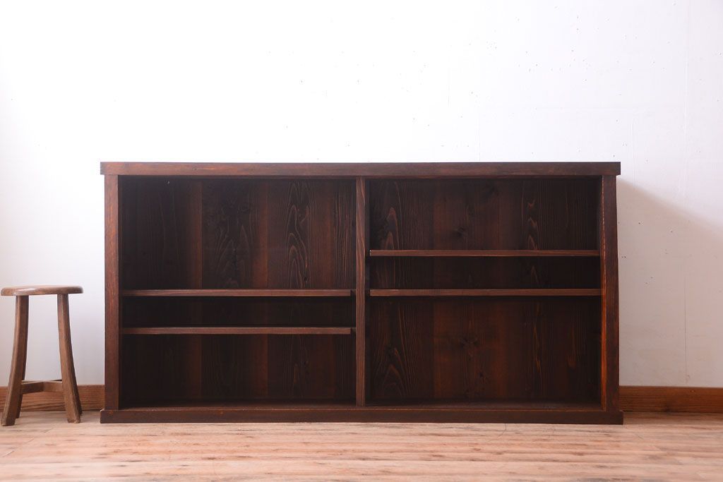 アンティーク家具　古い木のアンティークサイドボード(横型収納棚)(1)