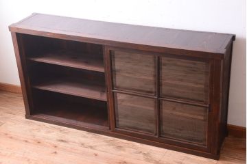 アンティーク家具　古い木のアンティークサイドボード(横型収納棚)(1)