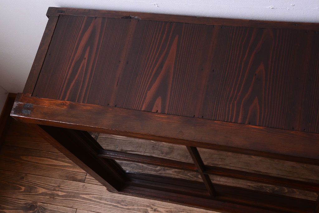 アンティーク家具　古い木のアンティークサイドボード(横型収納棚)(1)