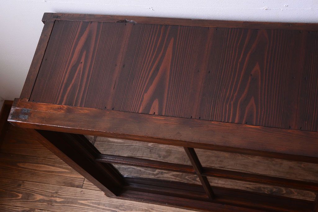 アンティーク家具　古い木のアンティークサイドボード(横型収納棚)(1)