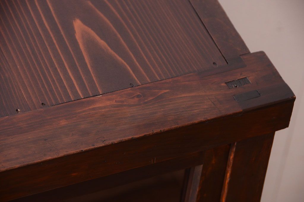 アンティーク家具　古い木のアンティークサイドボード(横型収納棚)(1)