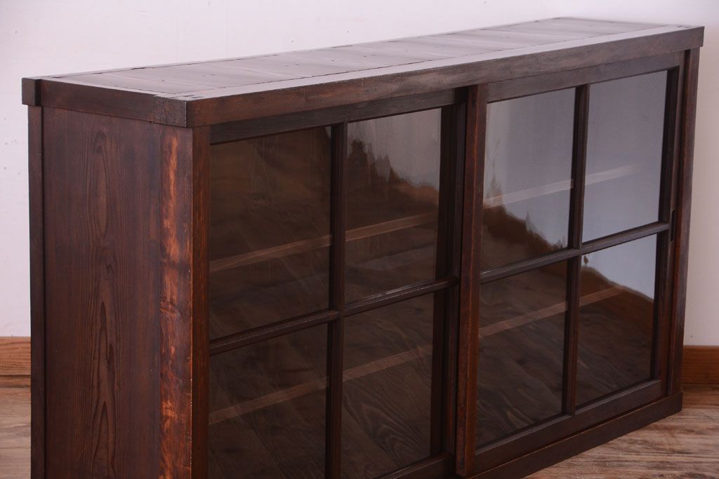 アンティーク家具　古い木のアンティークサイドボード(横型収納棚)(1)