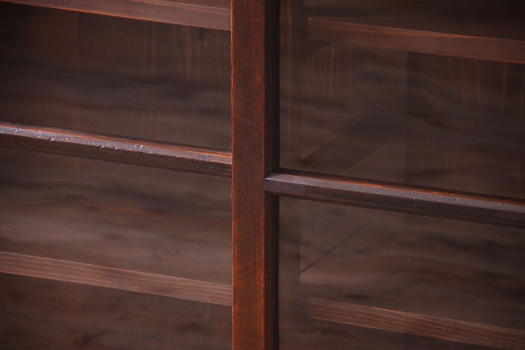 アンティーク家具　古い木のアンティークサイドボード(横型収納棚)(1)