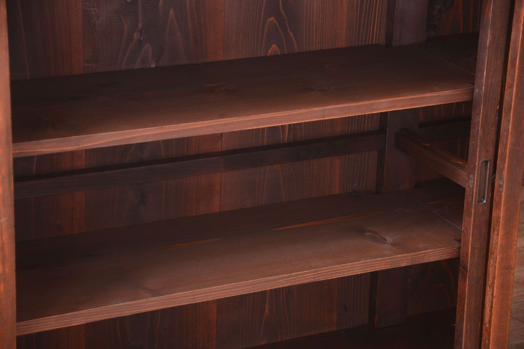 アンティーク家具　古い木のアンティークサイドボード(横型収納棚)(1)