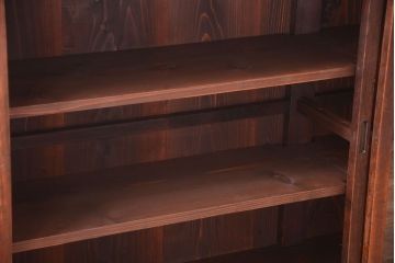 アンティーク家具　古い木のアンティークサイドボード(横型収納棚)(1)