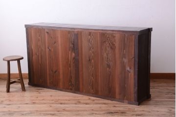 アンティーク家具　古い木のアンティークサイドボード(横型収納棚)(1)