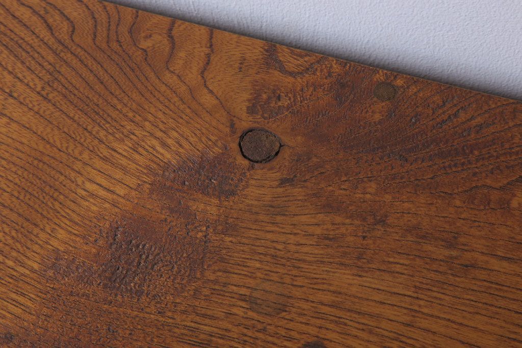 レトロ家具　昭和レトロな古い木製の脚付き本箱