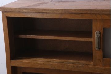 レトロ家具　昭和レトロな古い木製の脚付き本箱