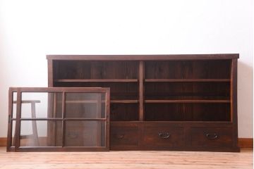 アンティーク家具　古い木のアンティークサイドボード(横型収納棚)(2)