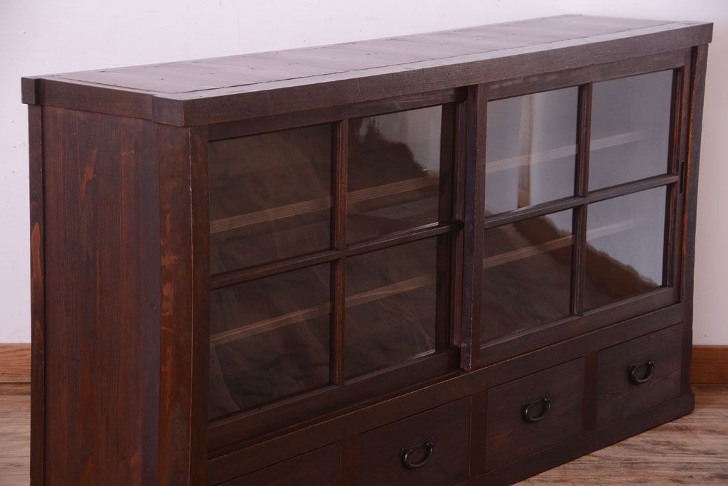 アンティーク家具　古い木のアンティークサイドボード(横型収納棚)(2)