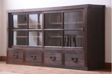 アンティーク家具　古い木のアンティークサイドボード(横型収納棚)(2)