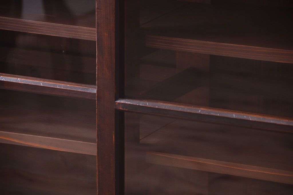 アンティーク家具　古い木のアンティークサイドボード(横型収納棚)(2)