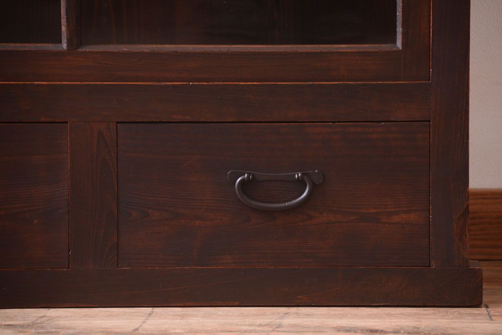 アンティーク家具　古い木のアンティークサイドボード(横型収納棚)(2)