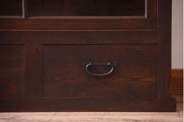 アンティーク家具　古い木のアンティークサイドボード(横型収納棚)(2)