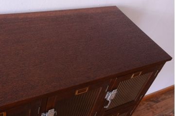 アンティーク家具　ネームプレート付き!モールガラス扉の鍵付きロッカー(マス目棚)