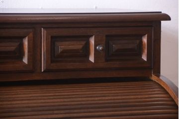 ヴィンテージ家具　高級ビンテージ　凝った意匠が美しい組み立て式ロールトップデスク