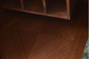 ヴィンテージ家具　高級ビンテージ　凝った意匠が美しい組み立て式ロールトップデスク
