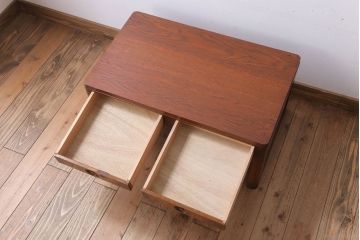 アンティーク家具　透かし彫り!小ぶりなアンティーク文机