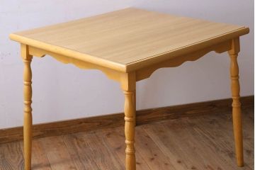 中古　飛騨家具　柏木工　明るい木味のスクエアダイニングテーブル