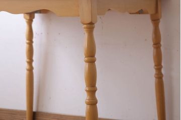 中古　飛騨家具　柏木工　明るい木味のスクエアダイニングテーブル