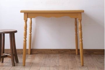 中古　飛騨家具　柏木工　明るい木味のスクエアダイニングテーブル